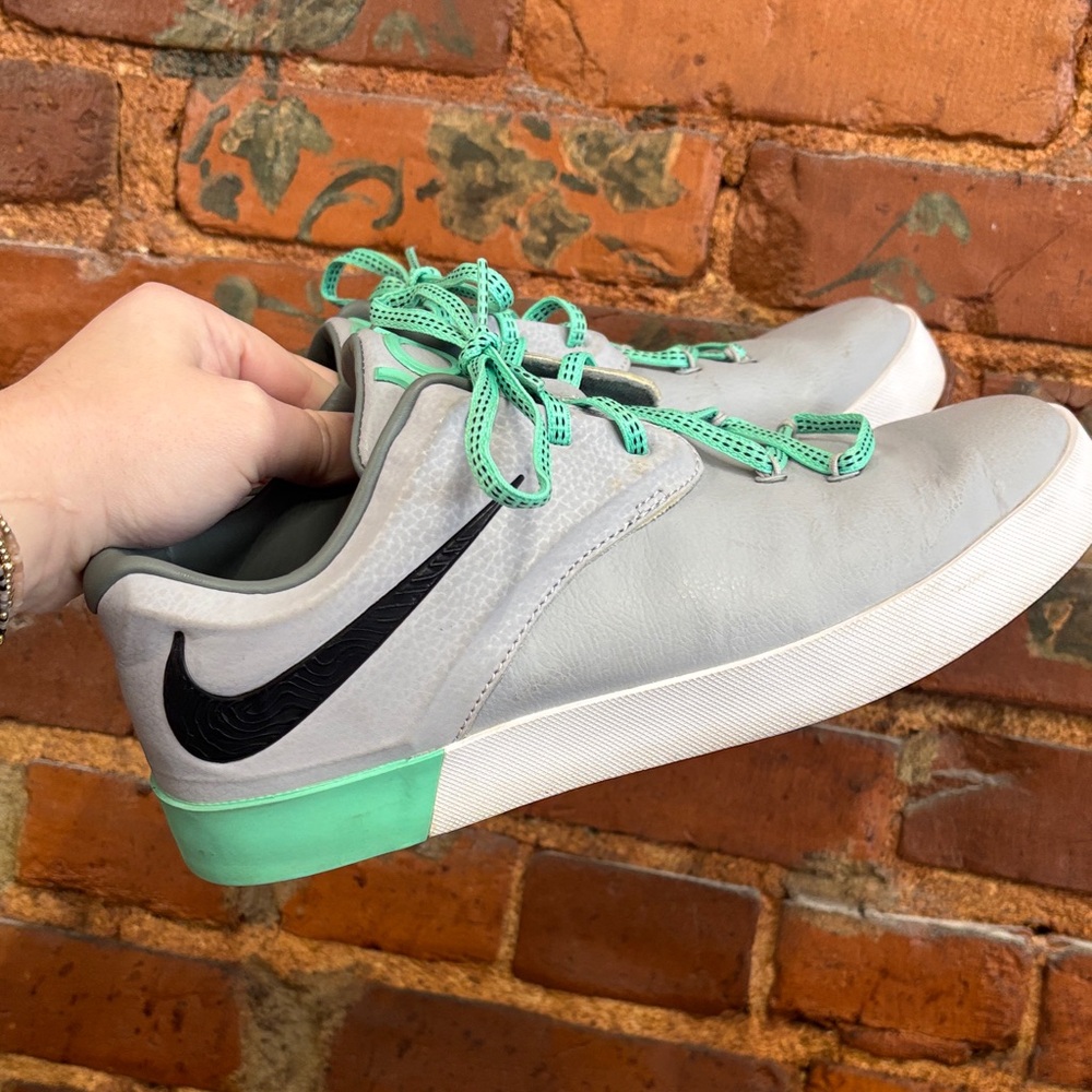 Nike KD Vulc 2 Basketball Sneakers Grey Barely Green‎ Color Way Size 7 Youth